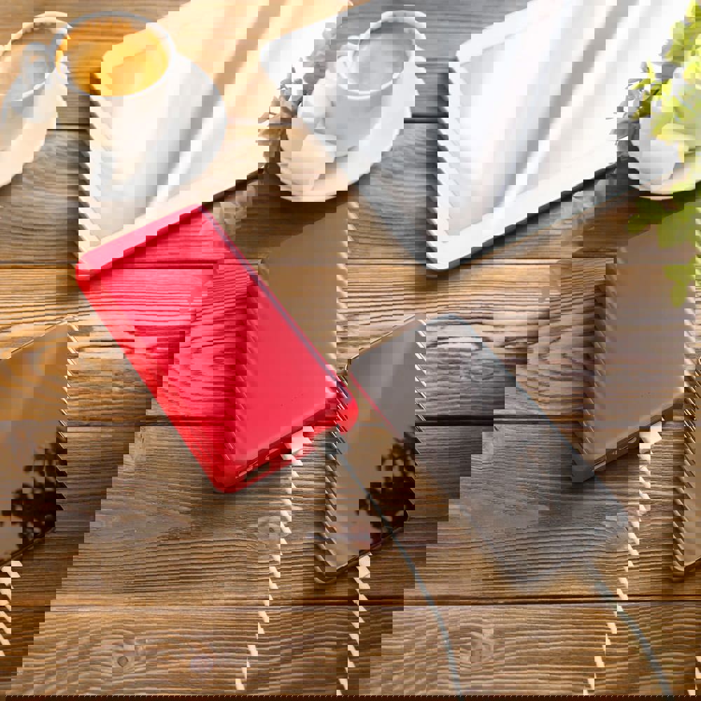 powerbank charging a smartphone - Hidalgo