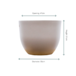 Ceramic planter with a 47 cm opening, 55 cm diameter and 51 cm height.