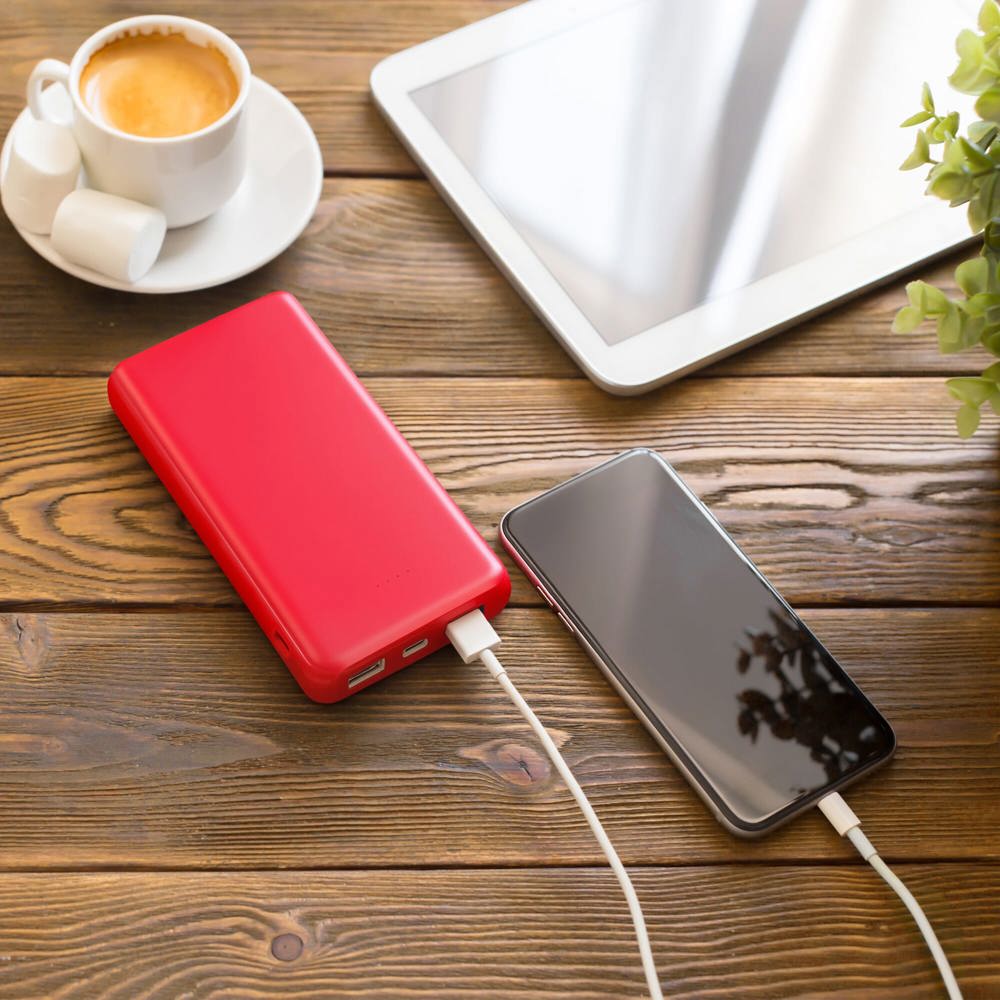 powerbank charging a smartphone - Hidalgo